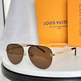 Picture of Louis Vuitton Sunglasses _SKUfw75177751fw